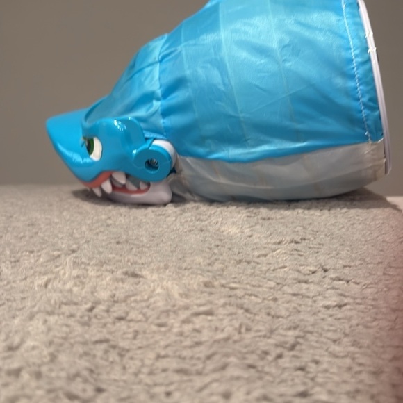 SHARK BITE children’s board game Pressman fishing - Picture 5 of 8